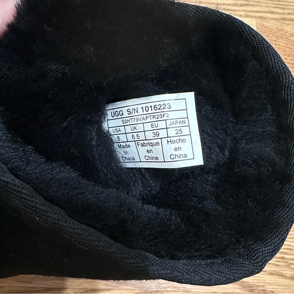 NEW Women’s Ugg Classic Short II Boot - Picture 7 of 7